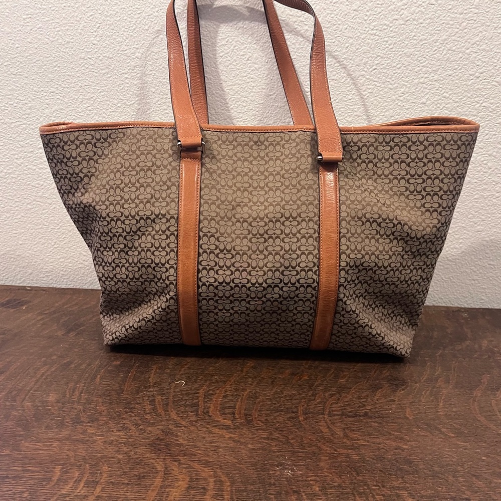 Coach Brown and Tan Signature Weekender - Picture 3 of 6